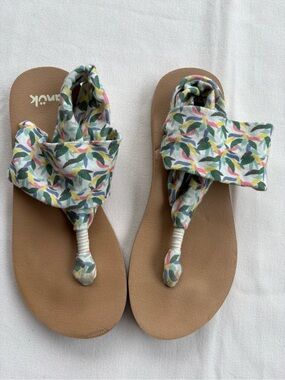 Sanuk Multicolor Leaf-Print Twist Sandals